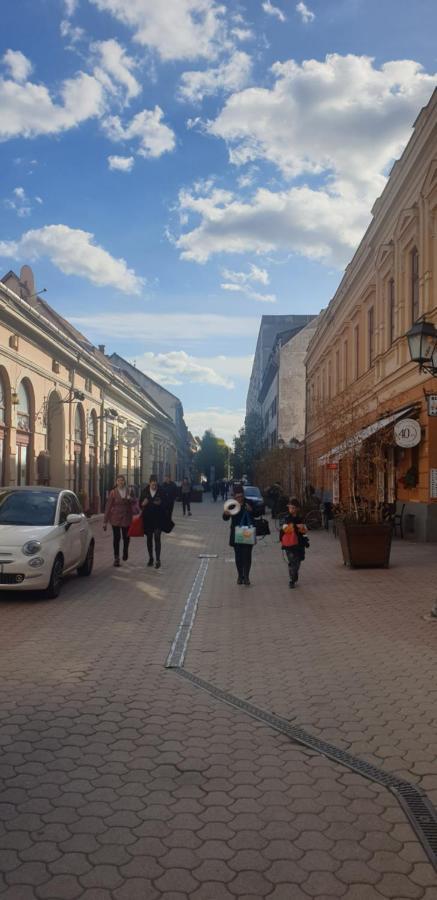 Anna Gyoengye Apartman Дебрецен Екстериор снимка