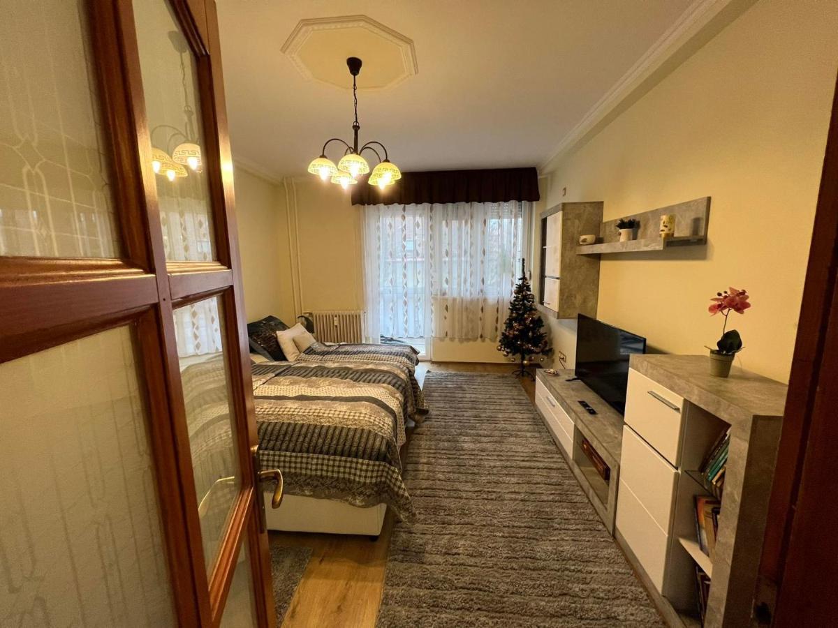 Anna Gyoengye Apartman Дебрецен Екстериор снимка