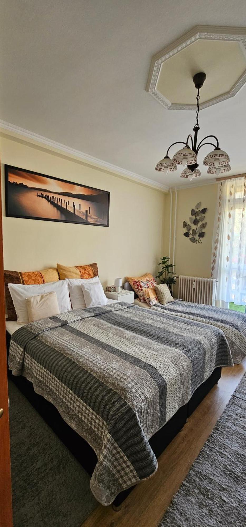 Anna Gyoengye Apartman Дебрецен Екстериор снимка