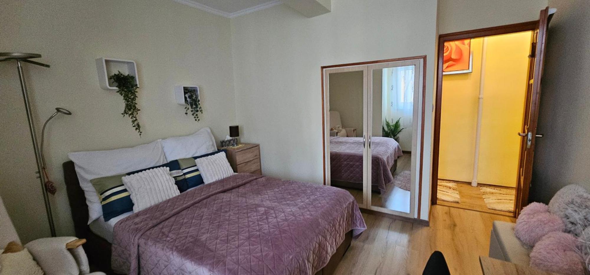 Anna Gyoengye Apartman Дебрецен Екстериор снимка