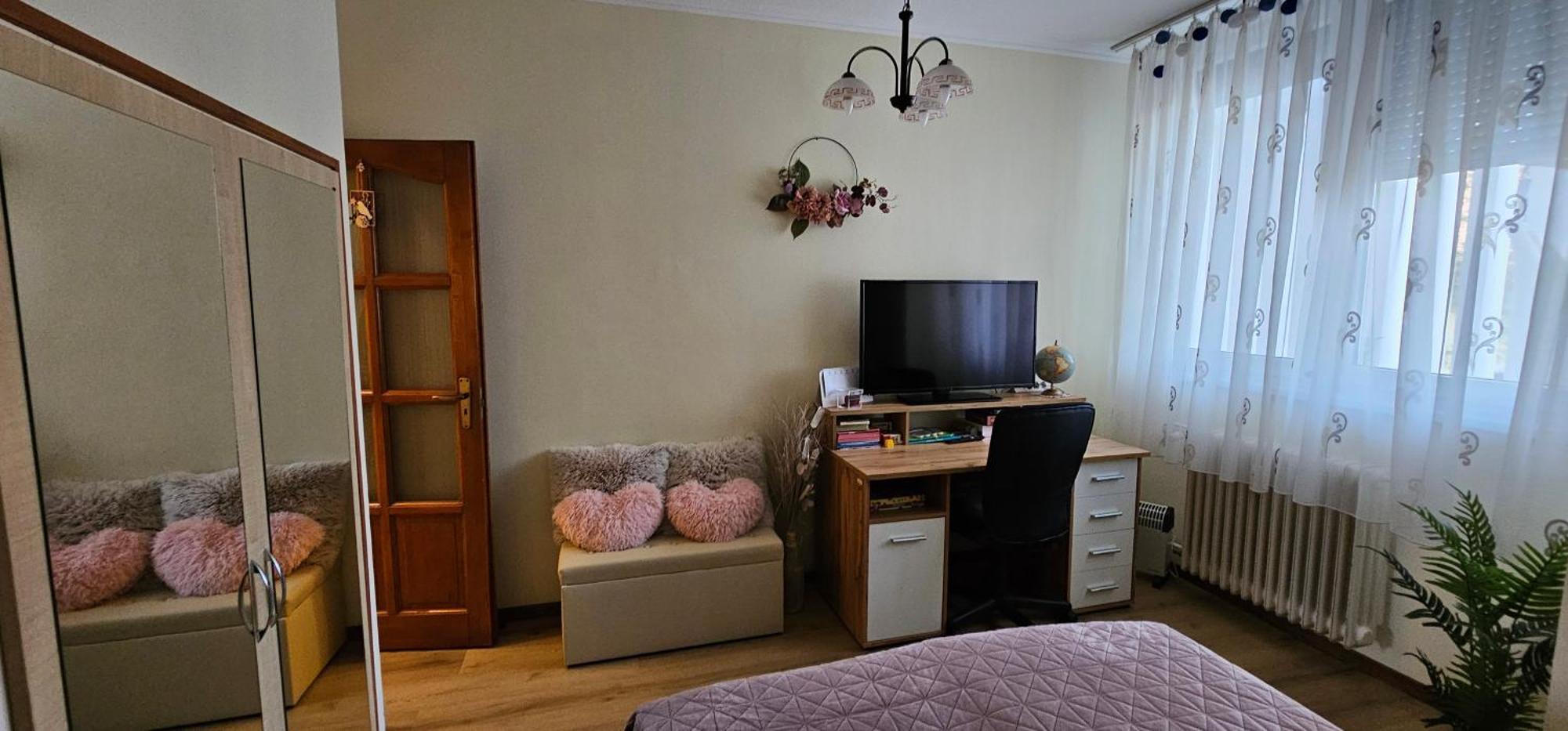 Anna Gyoengye Apartman Дебрецен Екстериор снимка