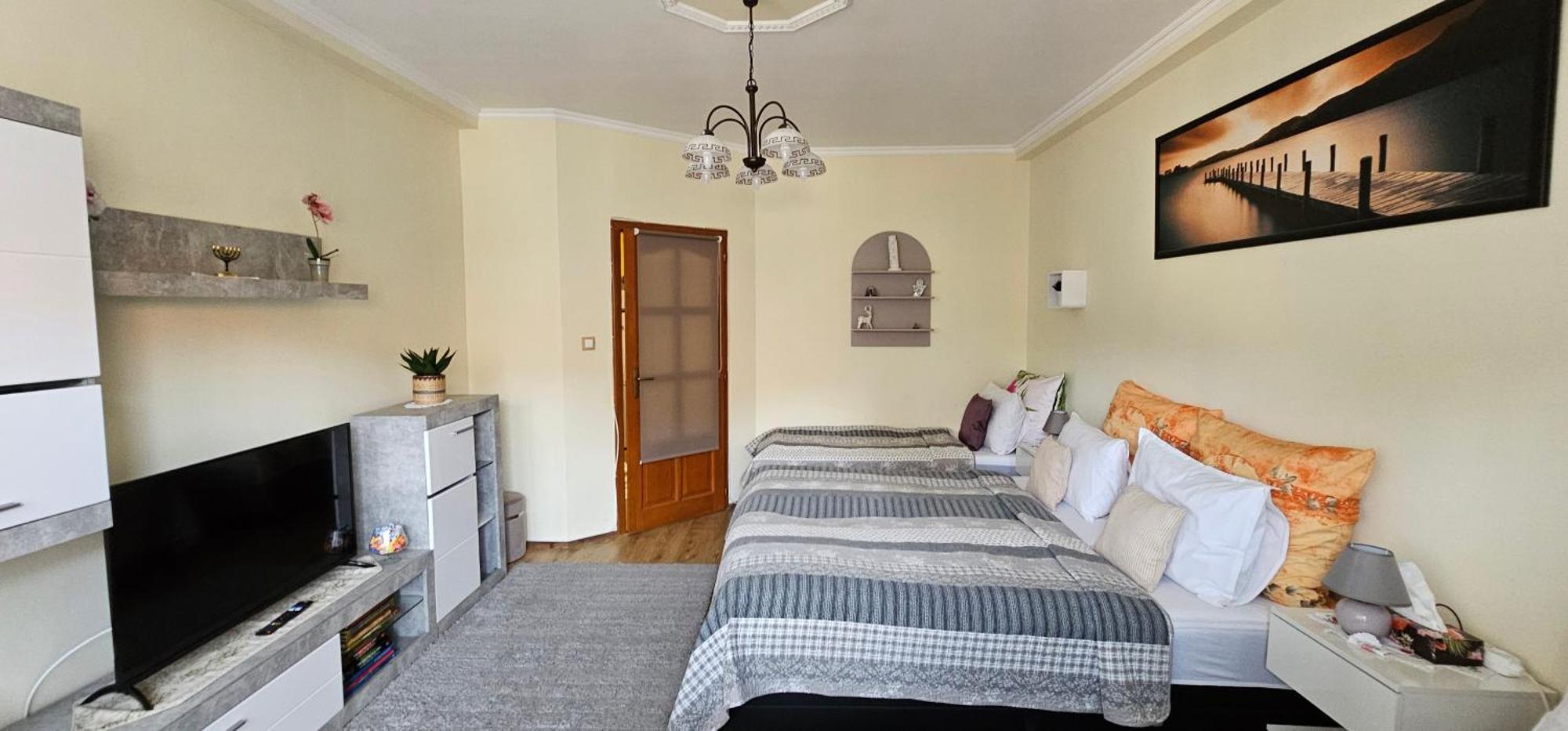 Anna Gyoengye Apartman Дебрецен Екстериор снимка