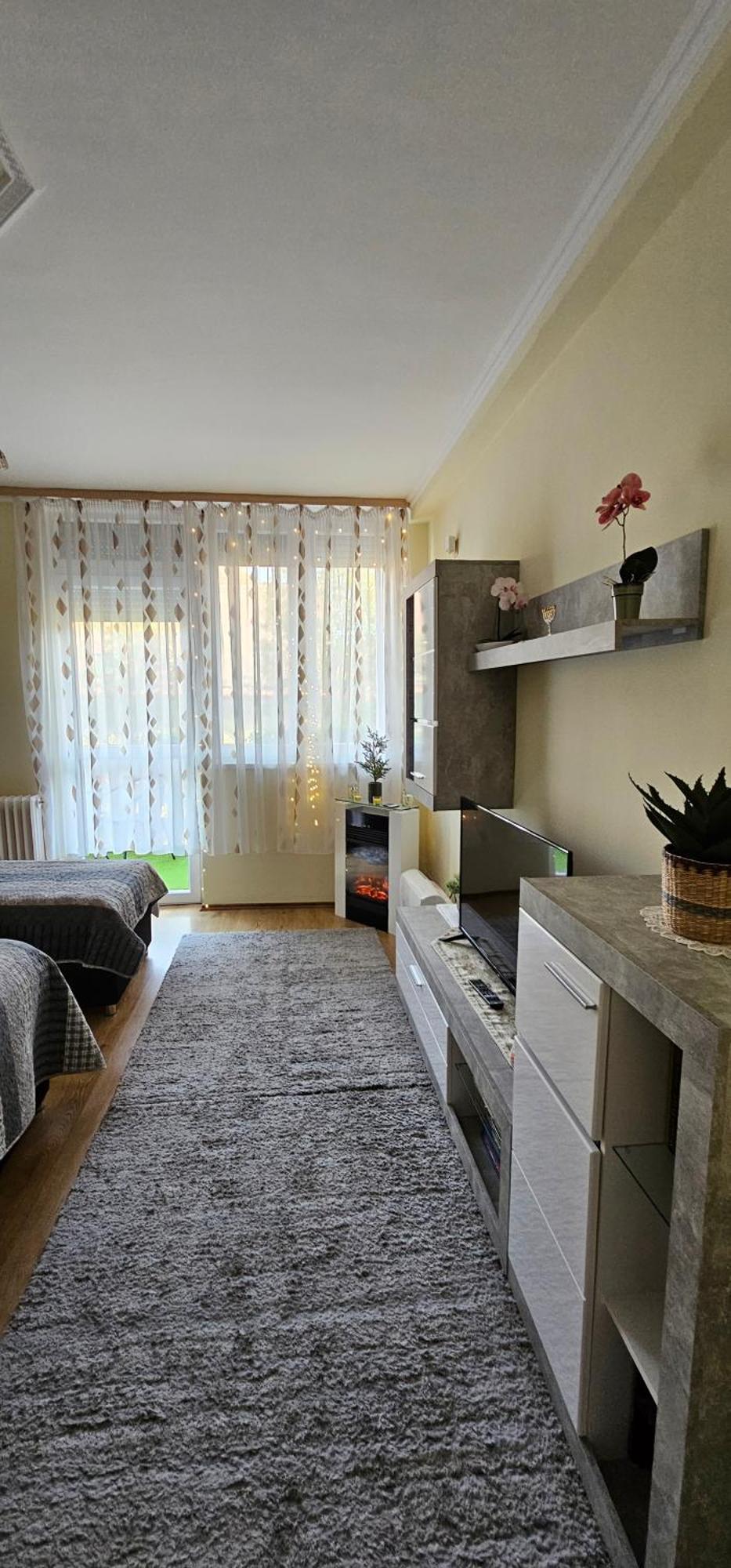 Anna Gyoengye Apartman Дебрецен Екстериор снимка