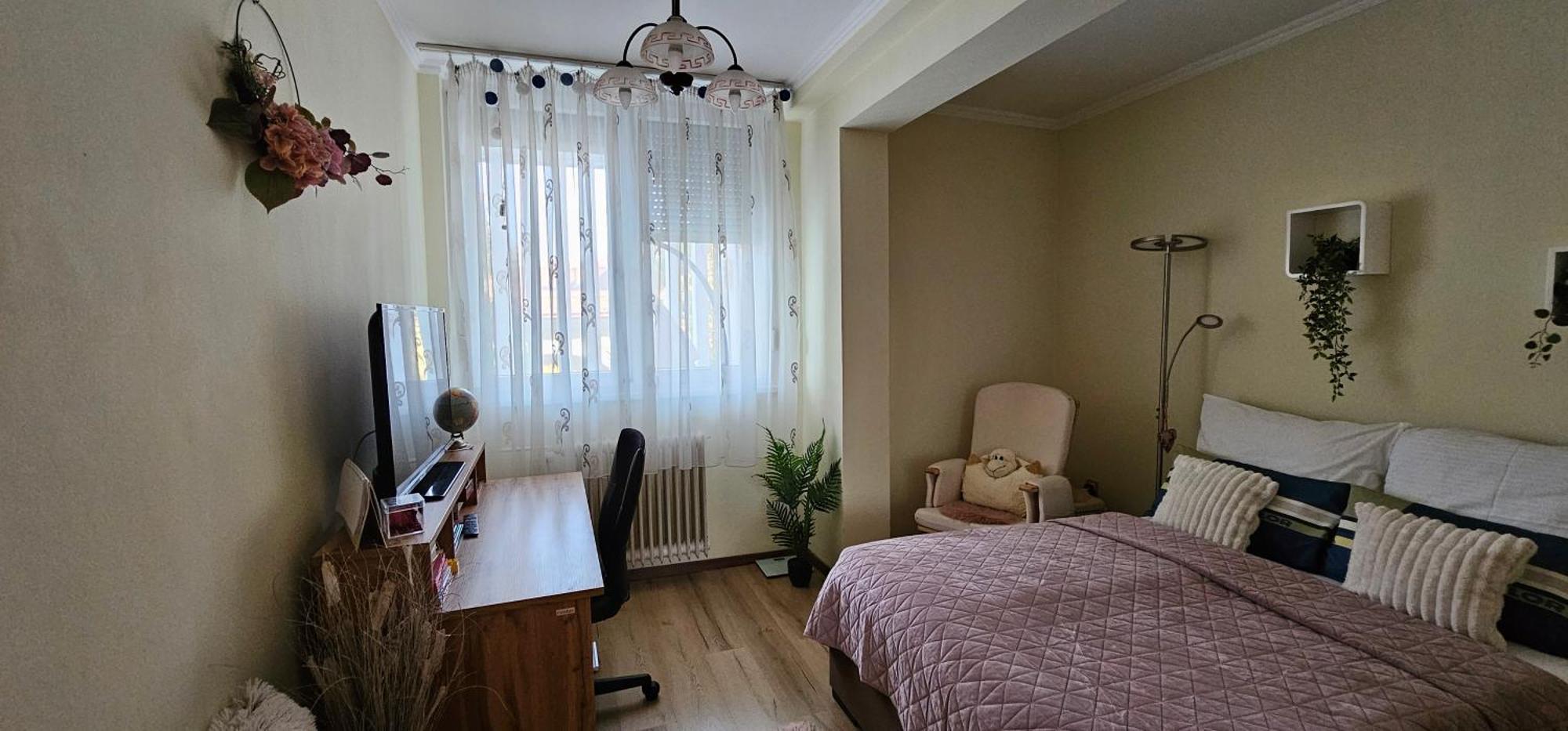 Anna Gyoengye Apartman Дебрецен Екстериор снимка
